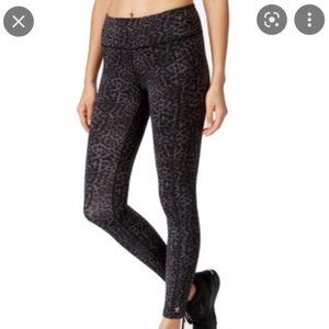 Betsey Johnson Performance Compression Athletic Leggings Animal Print Small EUC